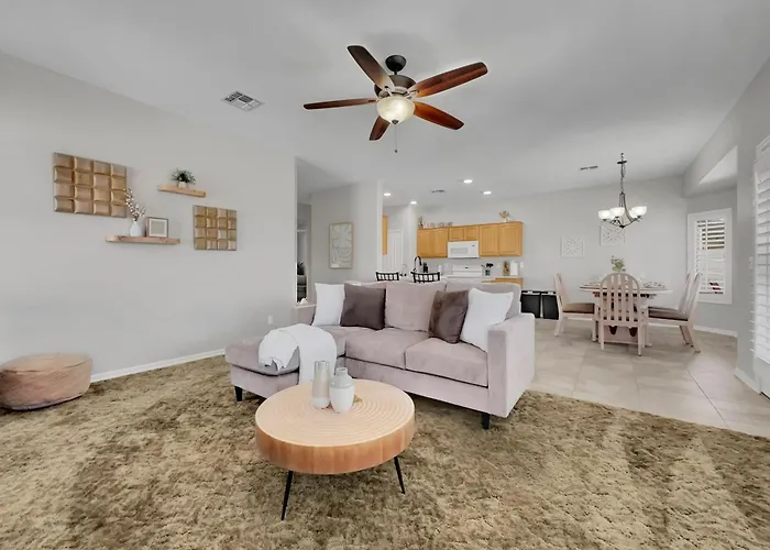 Bradshaw Solera Holiday home *